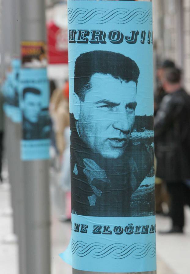 ARHIVA - Prepuna splitska riva tijekom skupa podrške uhićenom generalu  