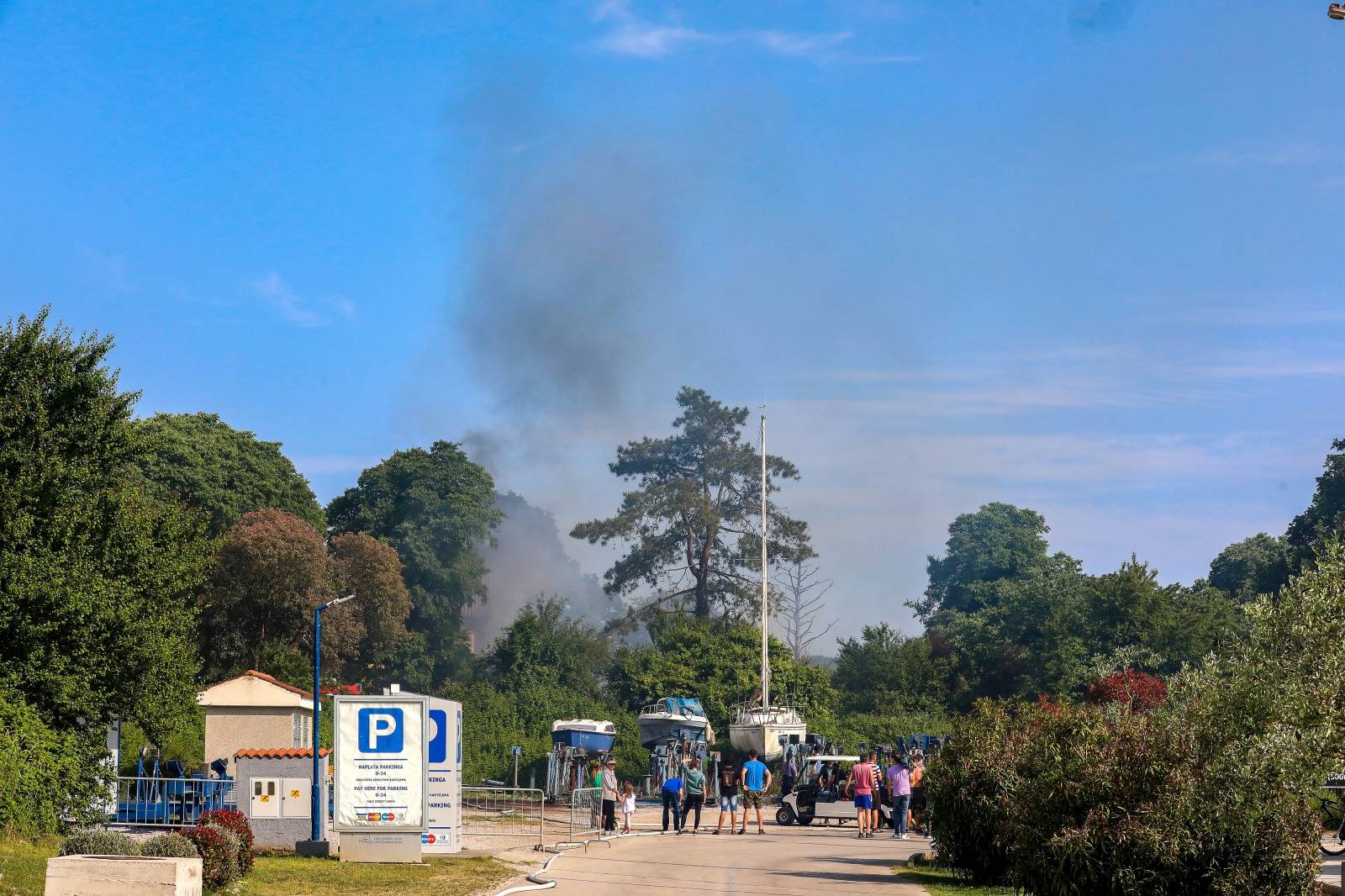 Pula: Izbio požar kod Marine Veruda