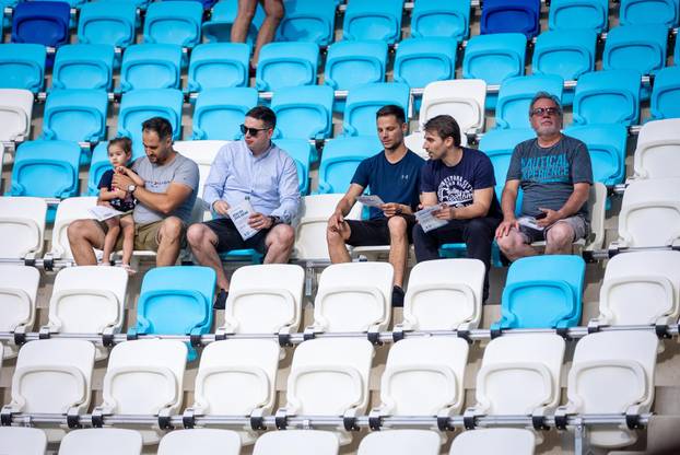 Osijek: Navijači uživali na otvorenom danu tribina novog stadiona
