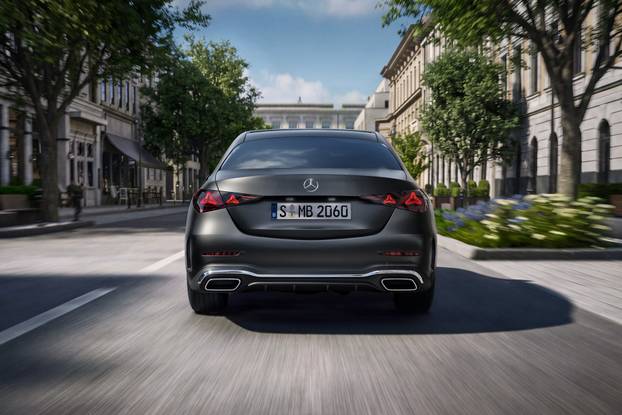 Vertraute Stärke auf einem neuen Niveau: Die neue Mercedes-Benz C Klasse bleibt sich treu – und wächst über sich hinausThe new Mercedes-Benz C-Class: Refined strength. Trusted continuity.