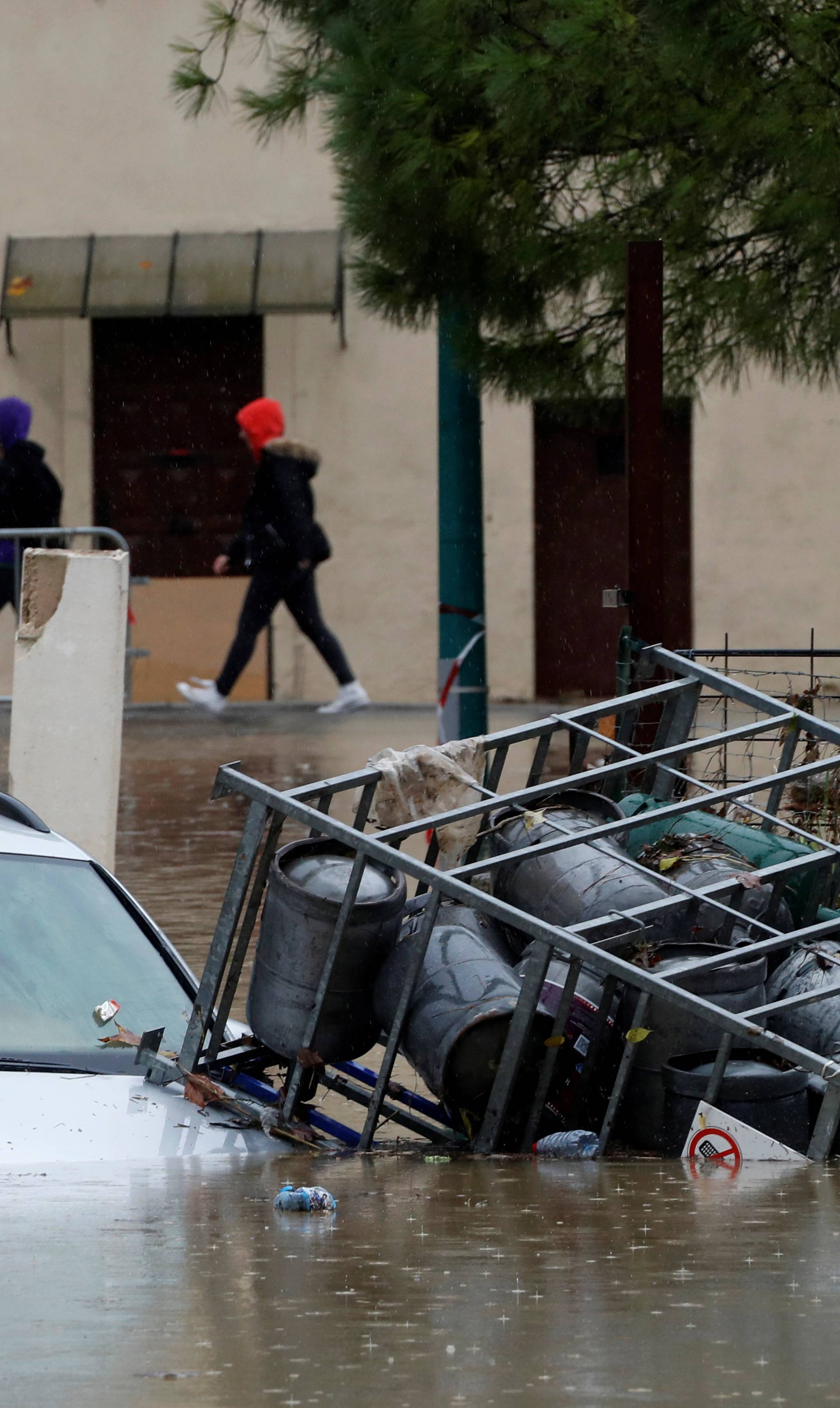 Olujno nevrijeme u Francuskoj ponovno oduzima živote...