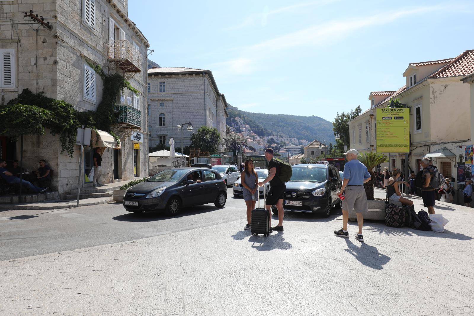 Dubrovnik: Na predjelu PloÄa dvije osobe propucale taksista