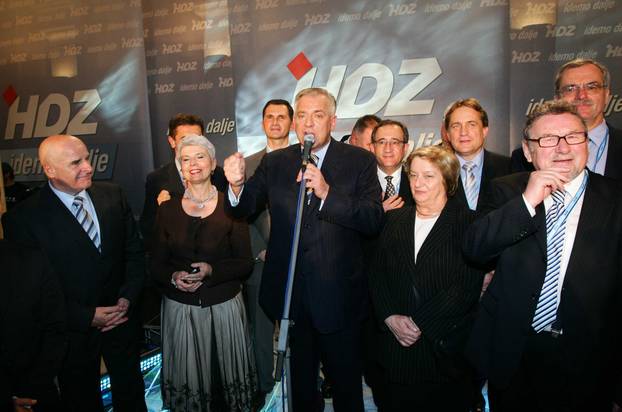 2007. Predsjednik HDZ-a Ivo Sanader najavio da očekuje mandat za sastavljanje vlade 