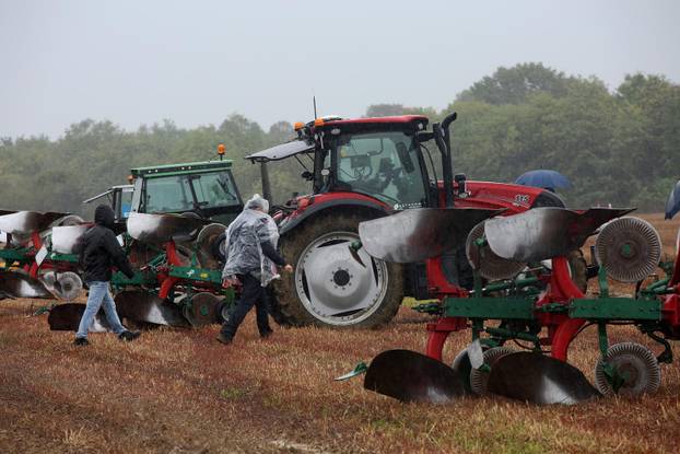 Velika Gorica: Održano jubilarno 20. državno natjecanje u oranju