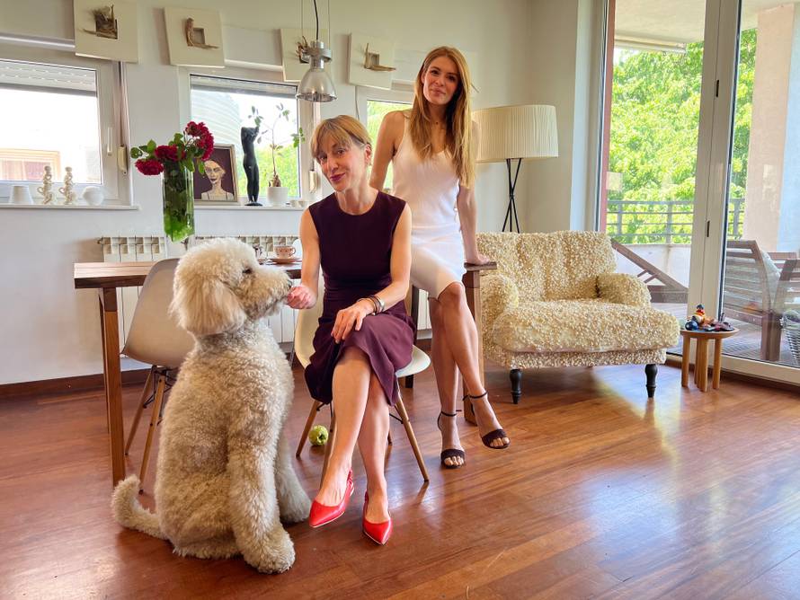 Fotelja od kokica i haljina od žileta: U stanu akademske umjetnice ostaje se bez daha