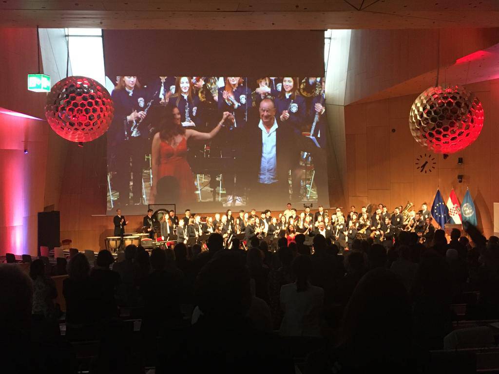 Gradska Imotska glazba u Ženevi oduševila diplomate, svirali im Marijana Bana i Eru
