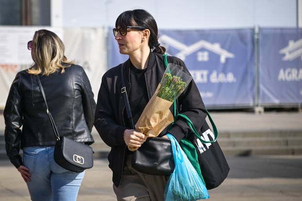 Zagreb: Velika ponuda i potražnja cvijeća za Dan žena