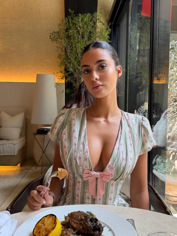 FOTO Seksi Rita raskošne obline pokazuje u mini bikinijima: Ocijenite badiće od 1 do 10!