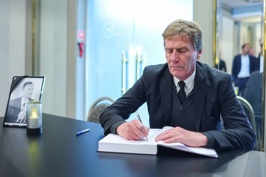 Zagreb: Komemoracija za Nikolu Pilića u Hotelu Sheraton