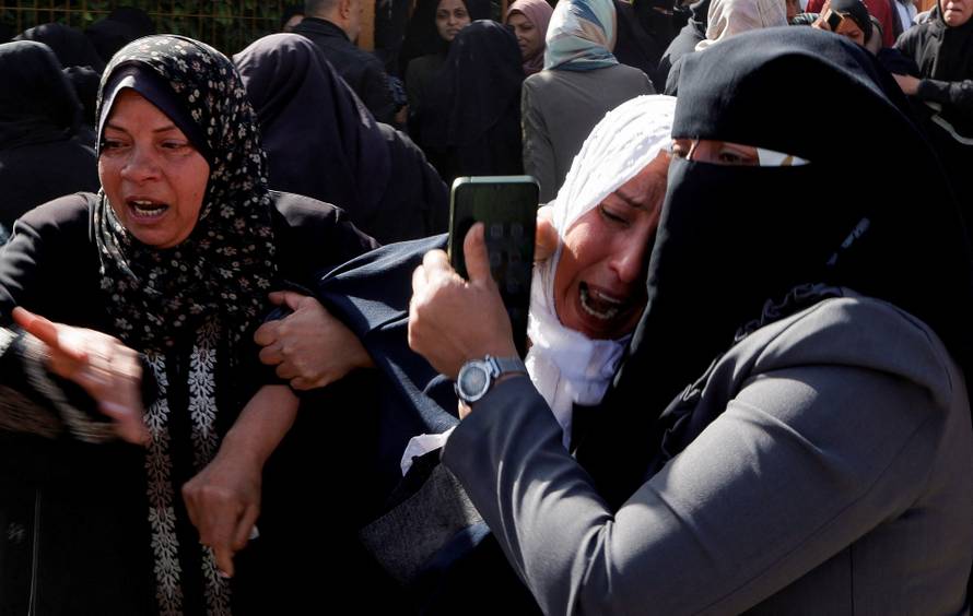 Palestinians mourn medics in Khan Younis