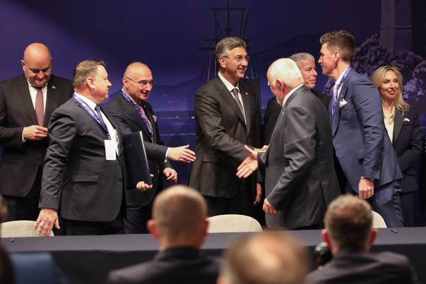 Dubrovnik: U sklopu Inicijative triju mora potpisan sporazum u području energetike, prometa, tehnologije, financija i porezne politike