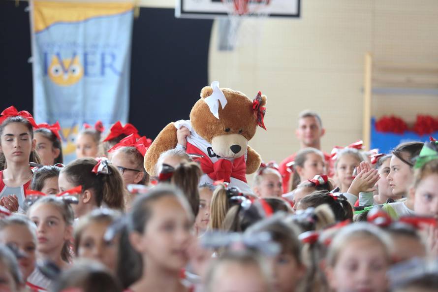 Navijačice u Zagrebu: Hrvatske plesačice zapalile su metropolu