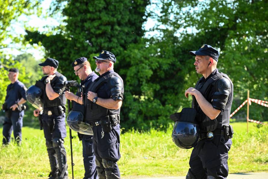Zagreb: Na nasipu kod Mosta slobode održavaju se Trnjanski kresovi