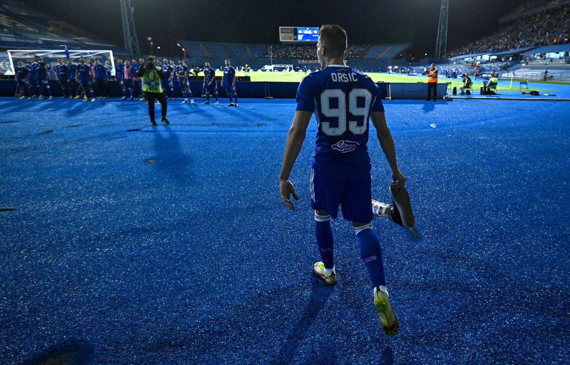 Zagreb: Proteza za nogu bačena s tribine na teren tijekom utakmice Dinamo - Hajduk