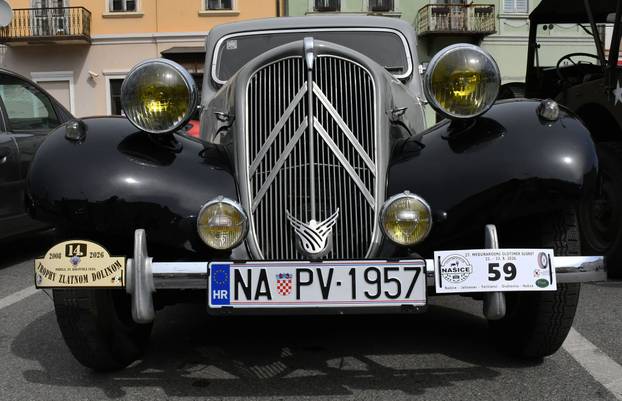 Požega: Čuveni modeli izloženi u sklopu oldtimer manifestacije"Trophy Zlatnom dolinom 2026."