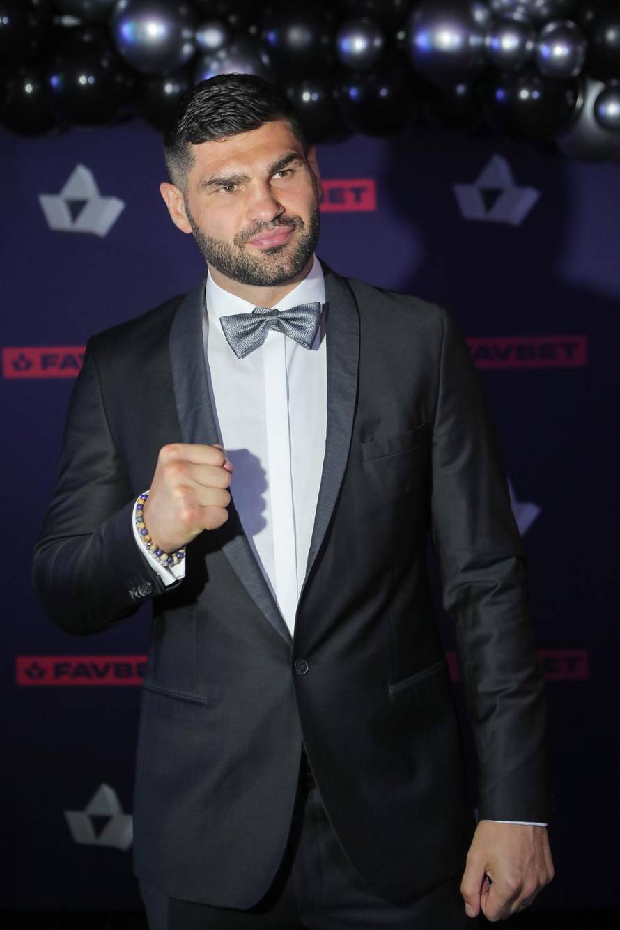 Zagreb: Filip Hrgović na otvaranju novog automat kluba "Favbet" u Z centru