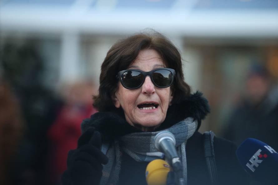 MetkoviÄ: Ispred Doma zdravlja odrÅ¾an skup podrÅ¡ke za doktoricu Kseniju Kaleb