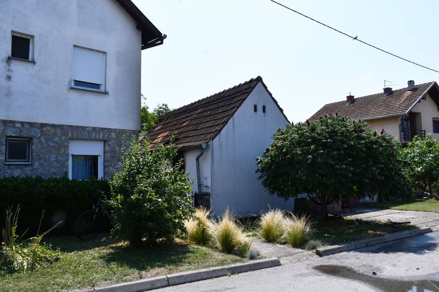 Tragedija u Sl. Brodu: U požaru kuće poginula jedva pokretna starica, sumnja se na opušak