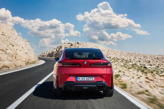 FOTO Ovo je novi BMW IX4: Coupe na struju ima 612 'konja'