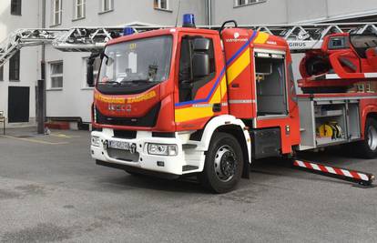 U požaru u Splitu vatrogasci izvukli stanara iz gorućeg stana