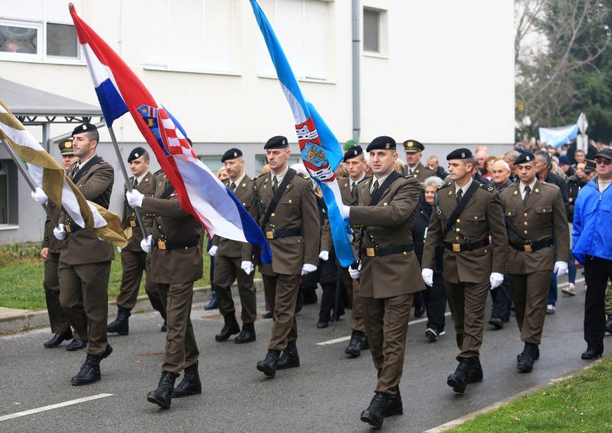 Predsjednica stigla u čizmama kakve su nosili hrabri branitelji