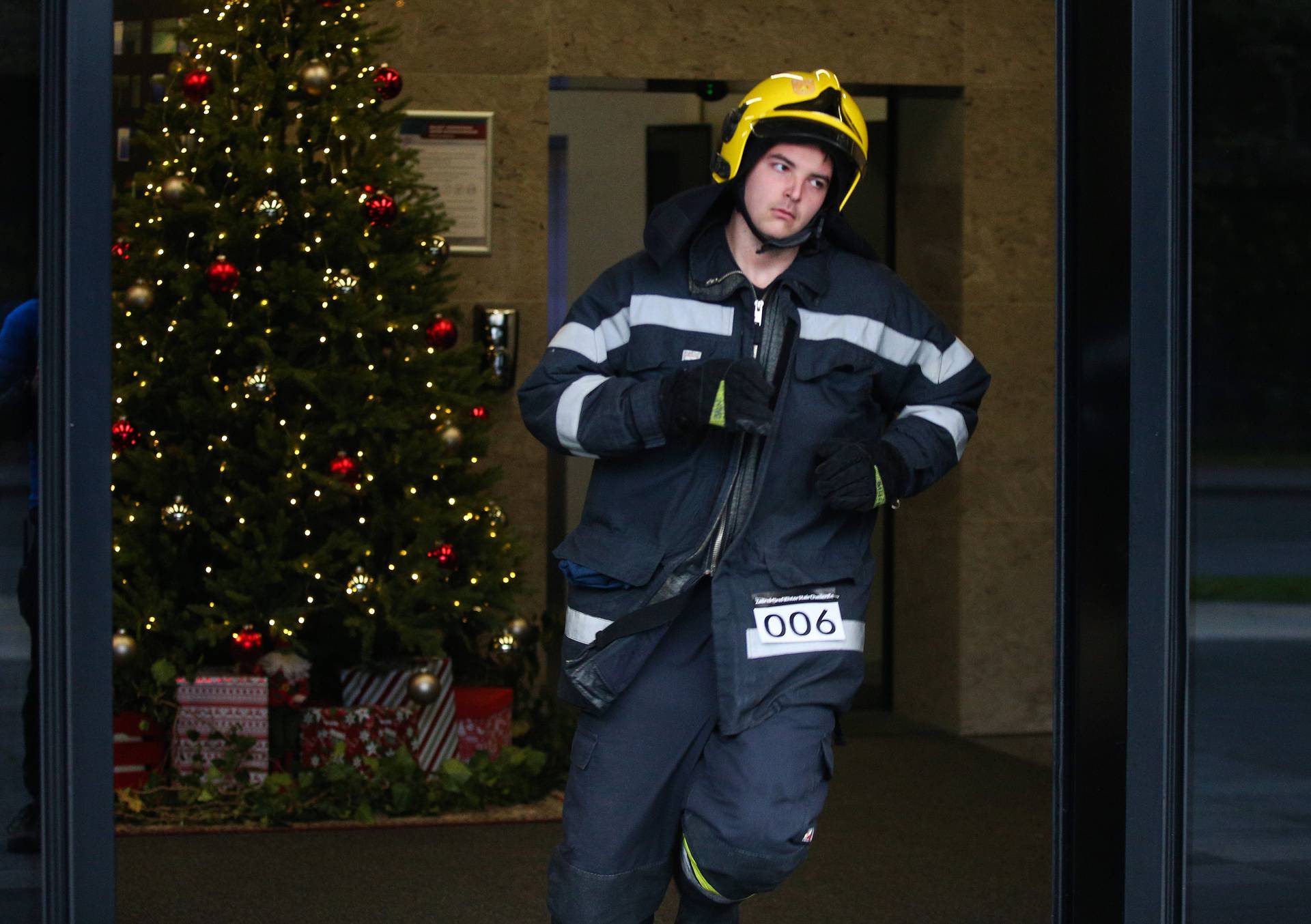 Humanitarna vatrogasna utrka stepenicamaZ agreb Firefighter Stair Challenge