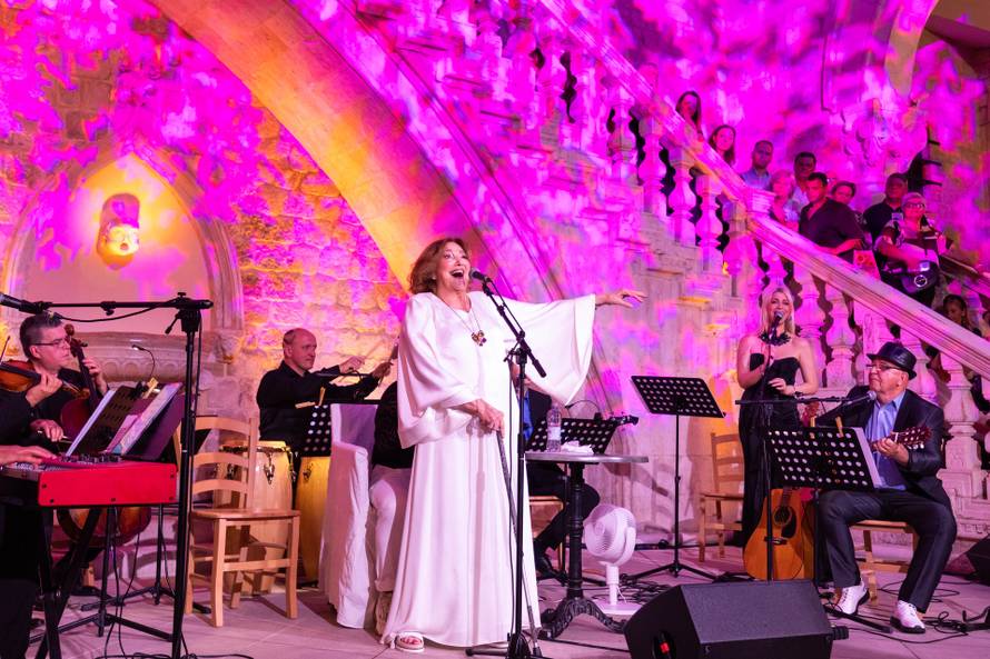 Prvi dubrovački oproštajni koncert Tereze Kesovije