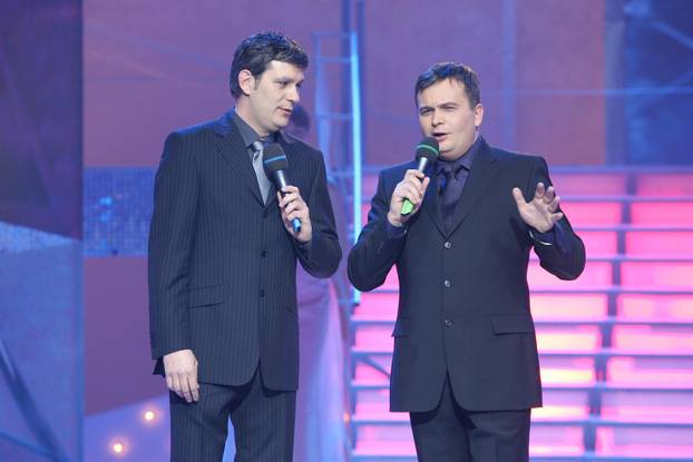 ARHIVA - Boris Novković s pjesmom 'Vukovi umiru sami' pobijedio na Dori 2005.