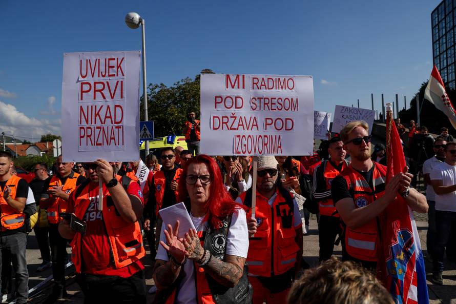 Zagreb: Prosvjed djelatnika zavoda za Hitnu medicinu.