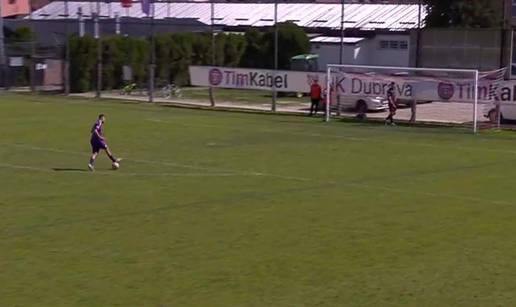 Pogledajte najbizarniji gol u hrvatskom nogometu! Krenuo s centra i u&scaron;etao se u svoju mre&zcaron;u