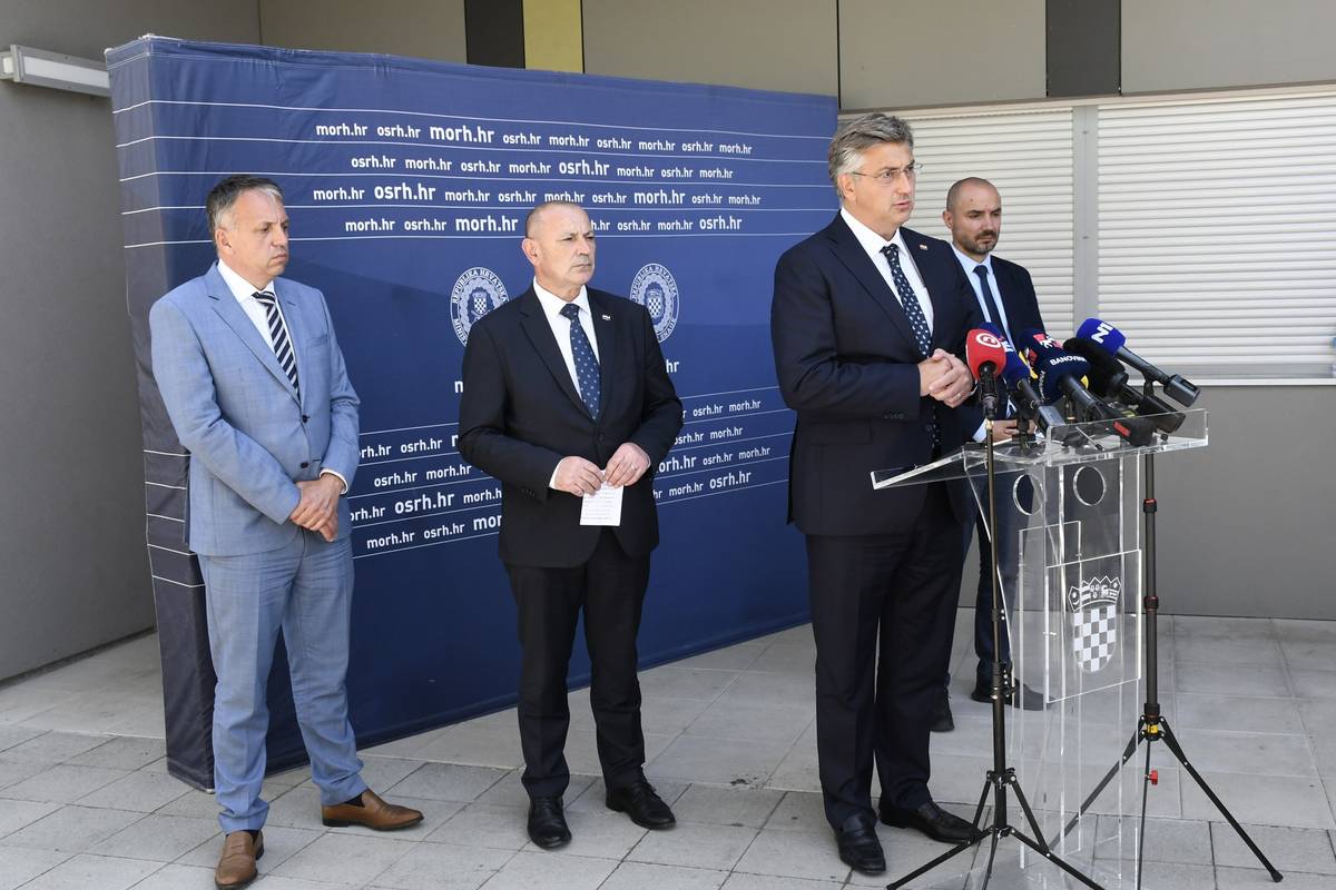 Plenković obećao pomoć: 'Iskusni smo s nepogodama, samo tornado nismo imali'