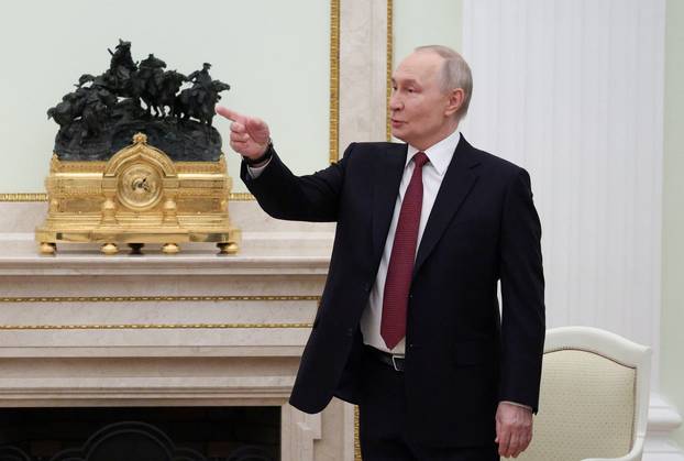 Russian President Putin meets Palestinian President Abbas in Moscow