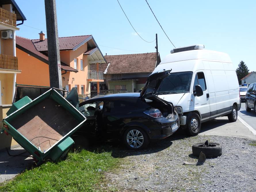 Kod Bjelovara se sudarilo više vozila, dvoje ljudi je u bolnici