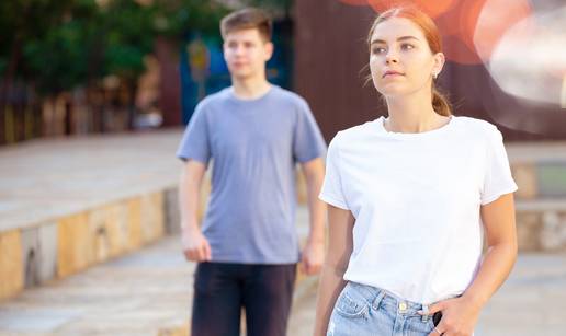 Stru&ccaron;njakinja otkriva: 'Ako partner hoda ispred vas, mo&zcaron;da imate ozbiljan problem u vezi'