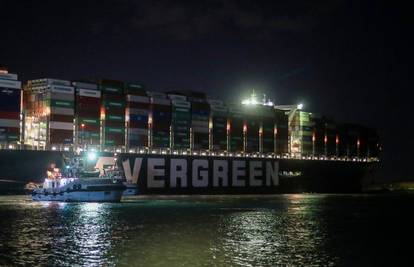 Video iz Sueskog kanala: Pogledajte kako su brodovi slavili pomicanje Ever Givena