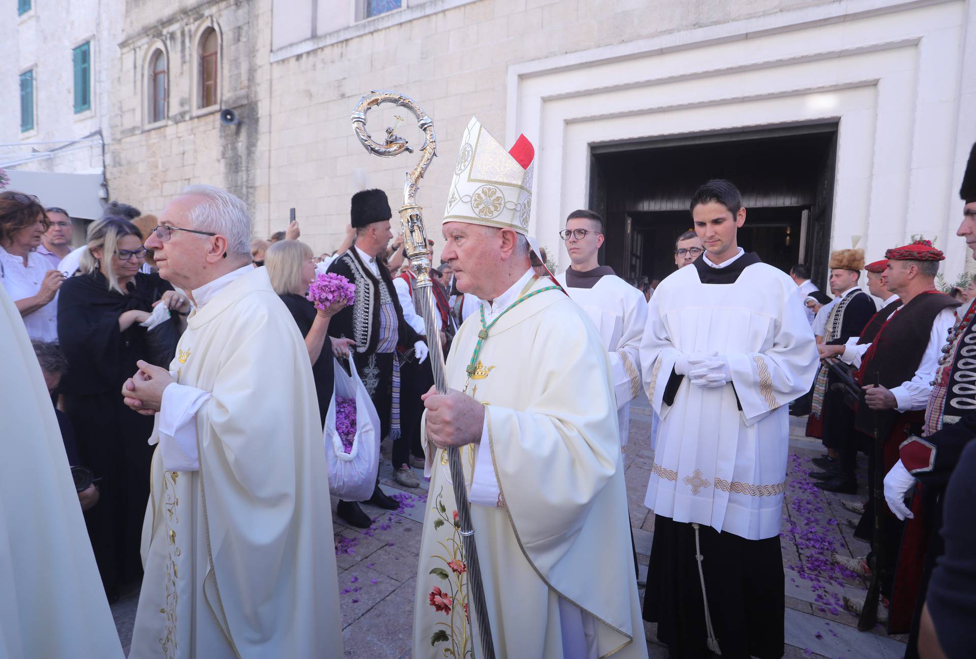 Sinj: Procesija i misa povodom blagdana Velike Gospe