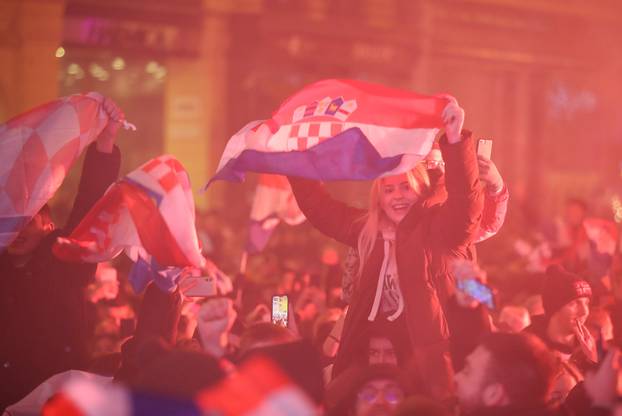 Zagreb: Veliko slavlje navijača na trgu nakon osvojene bronce na Svjetskom prvenstvu u Kataru