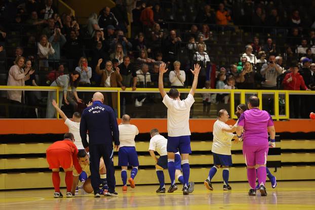 Split: Dobrotvorna utakmica veterani Hajduka i Dinama