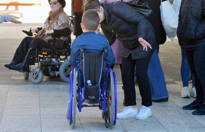 Roditelji: Vratite našoj djeci pomoćnike u nastavi, inače ih nećemo slati na nastavu