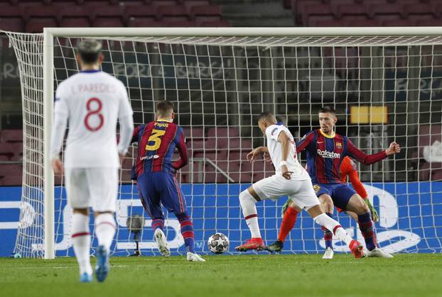 Champions League - Round of 16 First Leg - FC Barcelona v Paris St Germain