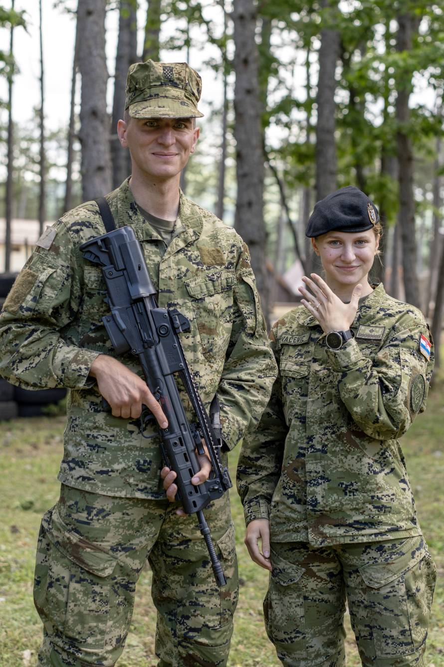 Prosidba na Kninskoj tvrđavi! Poručnica Tea za 24sata: 'Šok, nisam znala gdje prsten ide...'