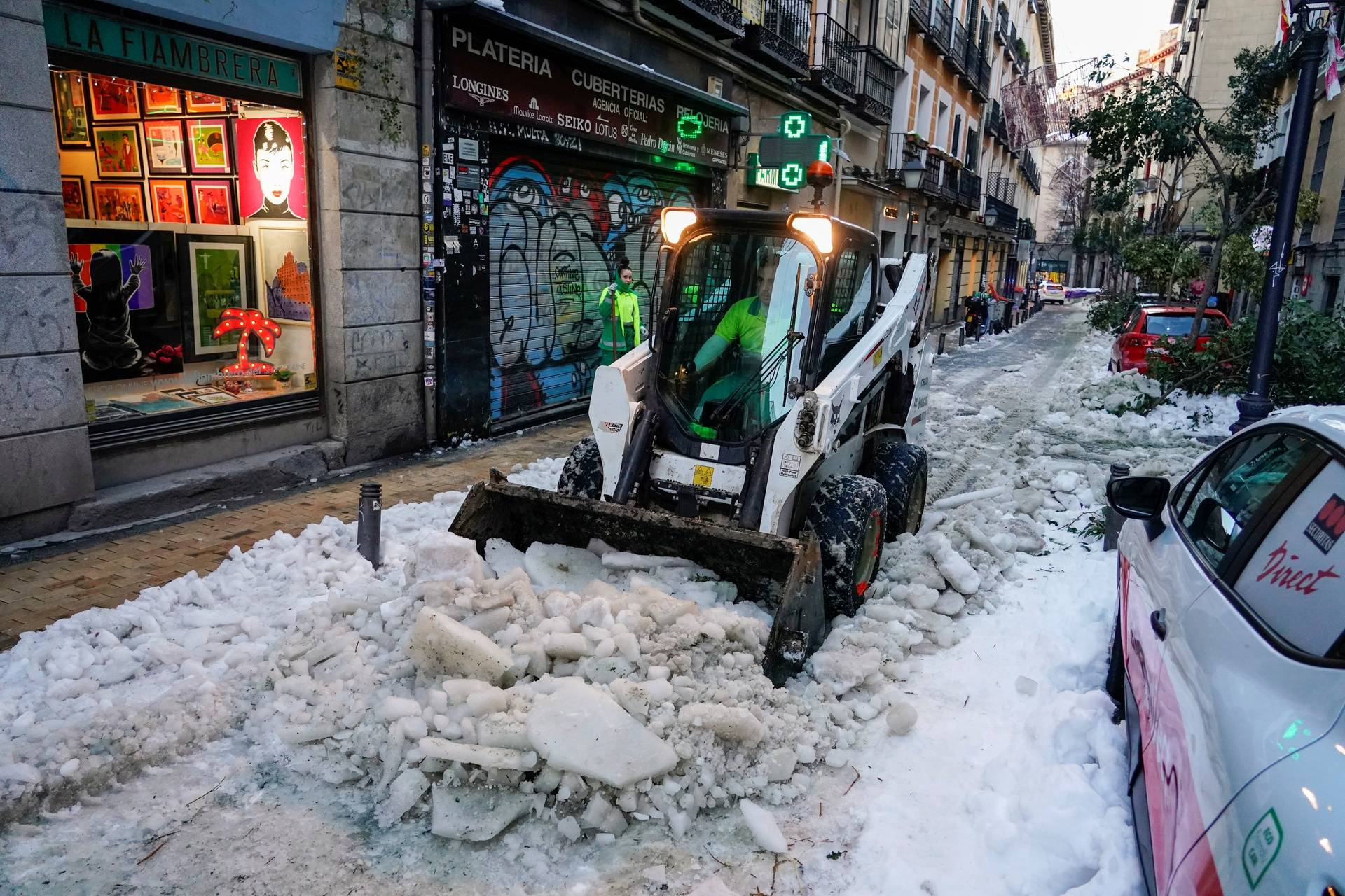 Heavy snowfall in Madrid