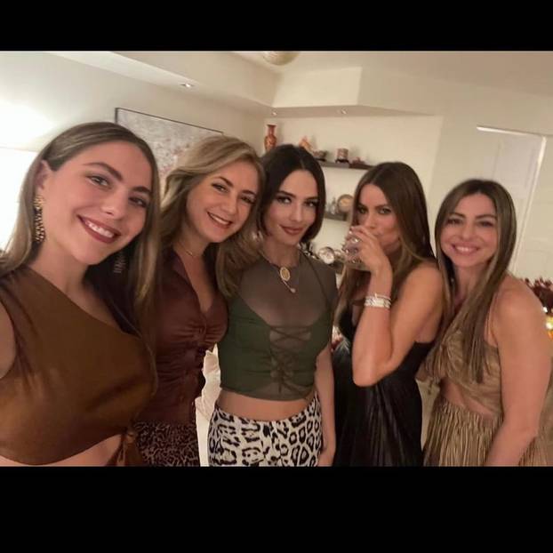 FOTO Ovo je mlađa sestra Sofije Vergare: Sandra je manekenka i glumica, ulazi u reality vode...