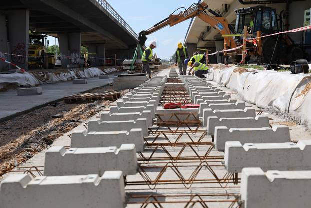 FOTO Pogledajte radove na Sarajevskoj. Bit će gotova do kraja godine. Stiže i tramvaj