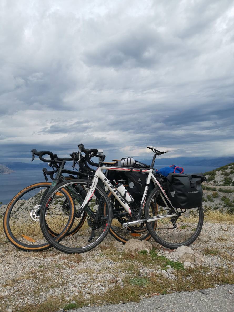 Ostavio se nogometa na mjesec dana da pomogne bolesnoj djeci