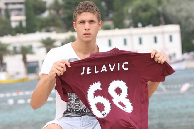 Omiš: Mario Jelavi? potpisao za Manchester City