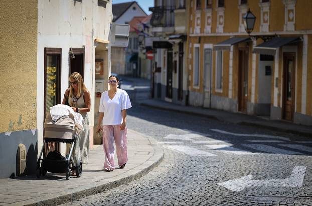 Visoke temperature ispraznile ulice Samobora