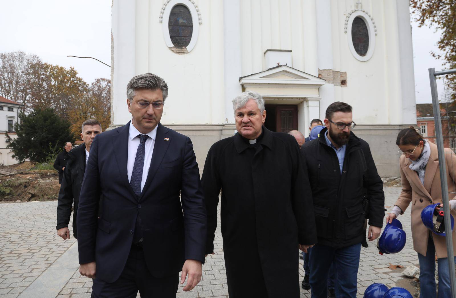 Premijer Plenković  obišao je gradilište Regionalnog centra kompetentnosti Tehničke škole Sisak i katedralu u Sisku 