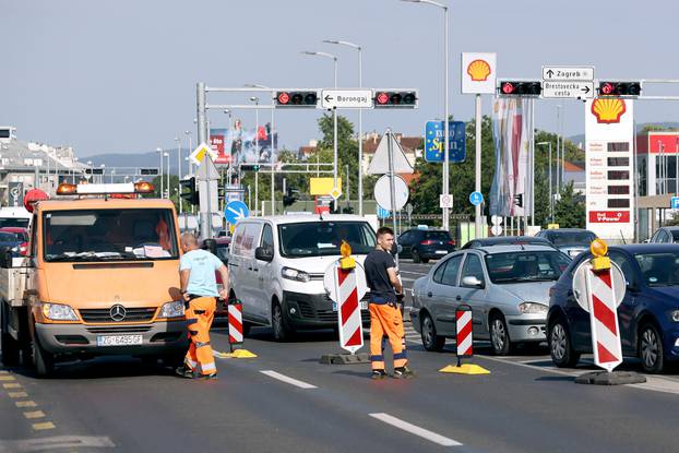 Zagreb: Počeli radovi na asfaltiranju južne kolne trake Zagrebačke ceste 
