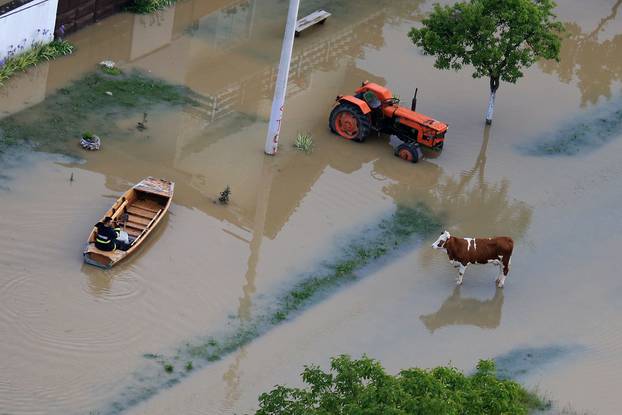 Deseta godišnjica katastrofalne poplave u Gunji - Pogled iz zraka